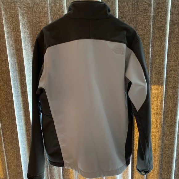 The North Face Men’s Softsheft Jacket - Picture 3 of 3